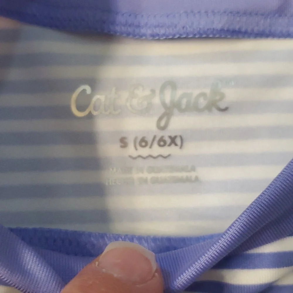 Cat & Jack nwt rashguard